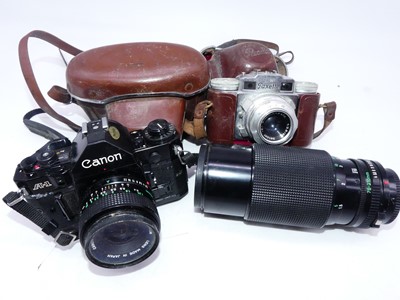 Lot 85 - A collection of cameras and equipment, to...