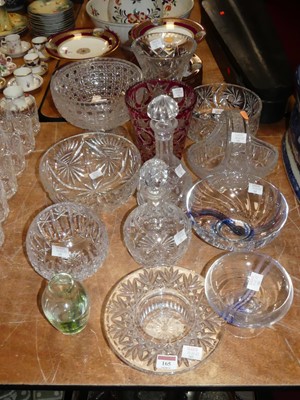 Lot 165 - A collection of miscellaneous glassware, to...