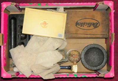 Lot 189 - A box of miscellaneous items, to include a...