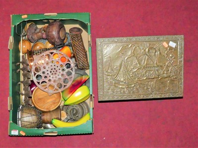 Lot 192 - A box of miscellaneous items, to include a...