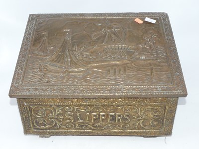 Lot 192 - A box of miscellaneous items, to include a...