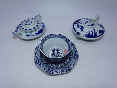 Lot 259 - A 19th century tea bowl and saucer, the tea...