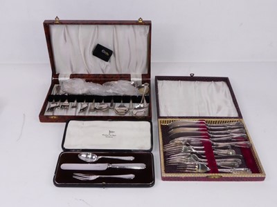 Lot 288 - A collection of miscellaneous items to include...