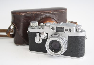 Lot 2347 - A Leica DBP ERNST LEITZ GMBH WETZLAR camera,...