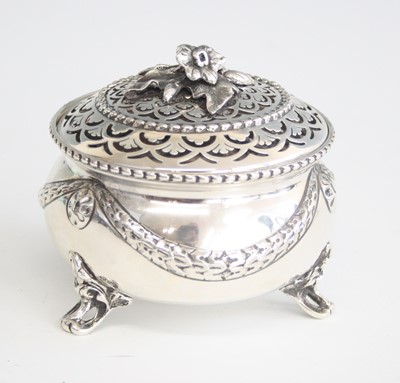 Lot 2180 - An Edwardian silver pot pourri bowl and cover,...