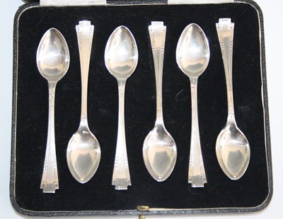 Lot 179 - A set of six Art Deco silver teaspoons, each...