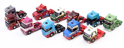 Lot 827 - 11 various loose Corgi 1/50 scale road...