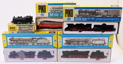 Lot 485 - A Piko H0 gauge boxed locomotive group, five...