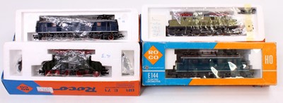 Lot 499 - A Roco H0 scale International electric...