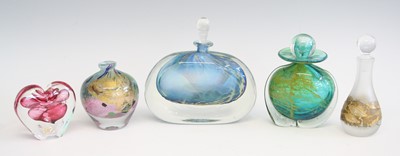 Lot 140 - A collection of contemporary studio glass, to...