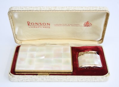 Lot 278 - A cased Ronson Varaflame mother of pearl and...