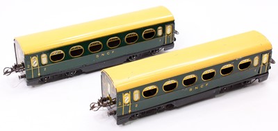 Lot 159 - Two Serie Hornby (France) No.4 coaches,...
