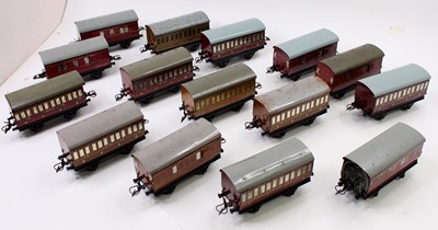 Lot 166 - Collection of 15 x 4-wheel Hornby nos.1/41...