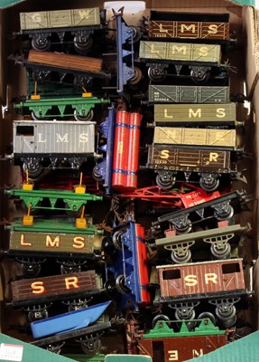 Lot 168 - Large tray containing 45 Hornby 4-wheel wagons,...