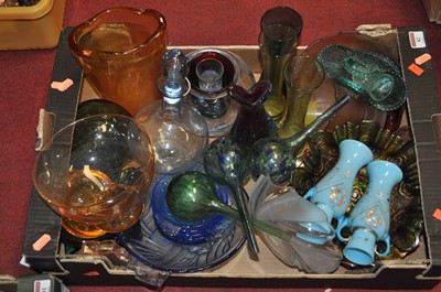 Lot 82 - A collection of coloured glassware to include...