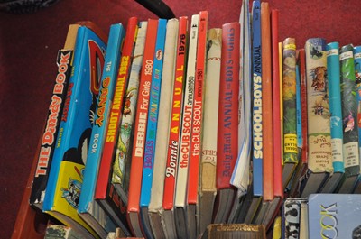 Lot 91 - A collection of vintage children's books