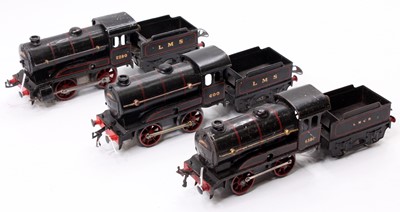 Lot 184 - Three 1931-6 Hornby black lined red 0-4-0,...