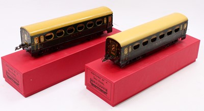 Lot 202 - Two Serie Hornby (France) No.4 coaches,...