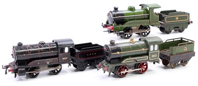 Lot 207 - Three Hornby 0-4-0 clockwork locos & tenders:...