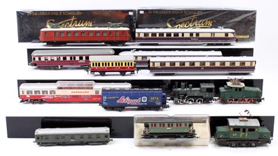 Lot 516 - Collection of mixed HO scale, TT and similar...