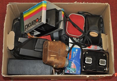 Lot 147 - A box of photography equipment and binoculars...