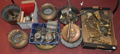 Lot 153 - A large collection of metalware to include...