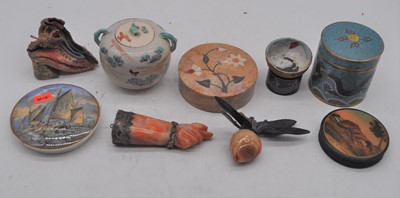 Lot 180 - A collection of miscellaneous items to include...
