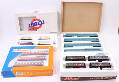 Lot 433 - A collection of Liliput, Roco and H0 scale...