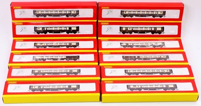 Lot 479 - Twelve Hornby Pullman coaches: R4143; R4144;...