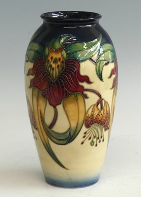 Lot 50 - A contemporary Moorcroft Anna Lily pattern...