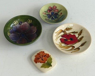 Lot 34 - A Moorcroft Anenome pattern pottery bowl,...
