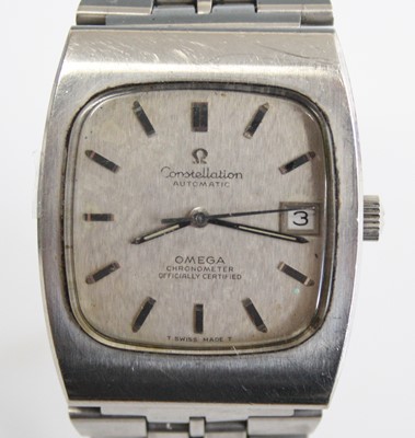 Lot 2253 - A gent's stainless steel Omega Constellation...