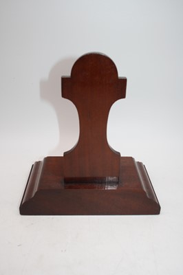 Lot 9 - A 19th century mahogany charger stand, h.25cm