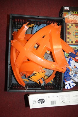 Lot 98 - Toys and games, to include an Airfix model of...