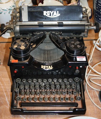 Lot 109 - A vintage Royal typewriter, w.39cm