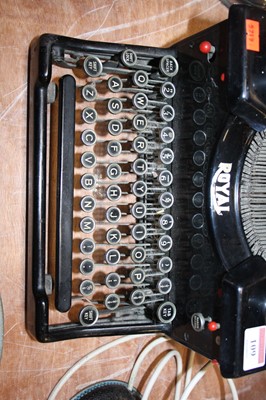 Lot 109 - A vintage Royal typewriter, w.39cm