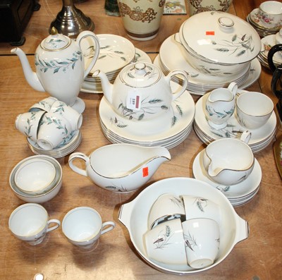 Lot 189 - An Alfred Meakin part tea and dinner service;...