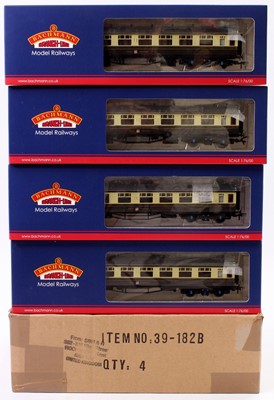 Lot 603 - Bachmann 00 Gauge GWR Locomotive and Coach...