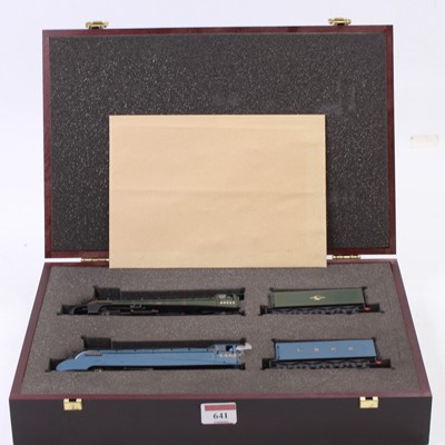 Lot 641 - Bachmann Presentation OO Gauge Set, comprising...