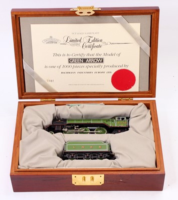 Lot 643 - Bachmann Presentation Model of a Green Arrow,...