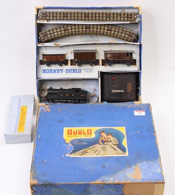 Lot 537 - Post-war Hornby-Dublo 3-rail EDG7 goods set...