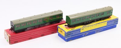 Lot 546 - Hornby-Dublo 3-rail 3250/4150 EMU comprising...