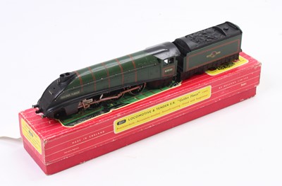 Lot 564 - 2211 Hornby-Dublo 2-rail loco & tender ‘Golden...