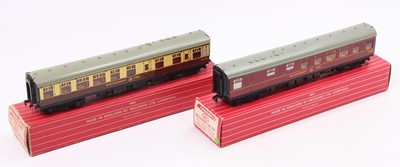 Lot 569 - Two Hornby-Dublo Super Detail Restaurant cars:...