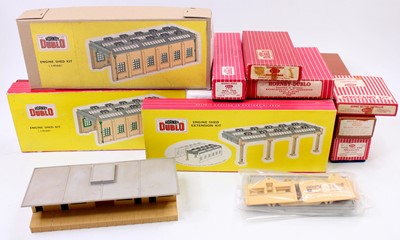 Lot 580 - Various Hornby-Dublo accessories: 5005 Engine...