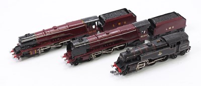 Lot 585 - Three Hornby-Dublo 3-rail locos: Total repaint...