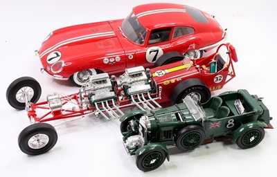 Lot 1275 - 3 various built model kits comprising a...