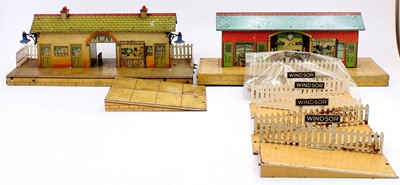 Lot 277 - Two Hornby stations: buff building, tinprinted...