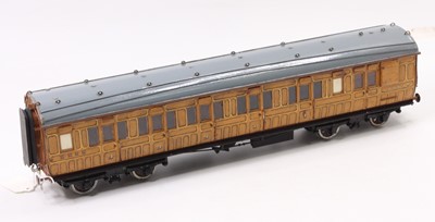 Lot 303 - 10mm scale LNER ex GER suburban corridor brake...