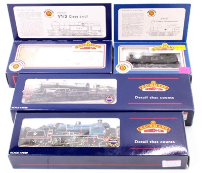 Lot 738 - A Bachmann boxed 00 gauge locomotive group,...